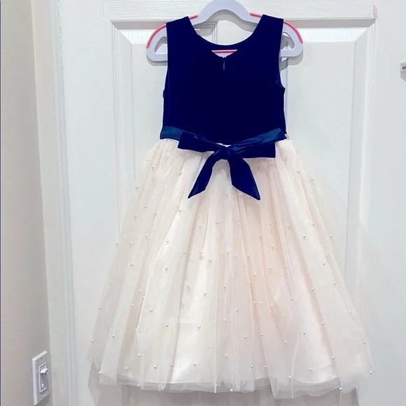 American Princess✨Elegant Navy and pink pearl Kids Dress Size:7 - Picture 3 of 7